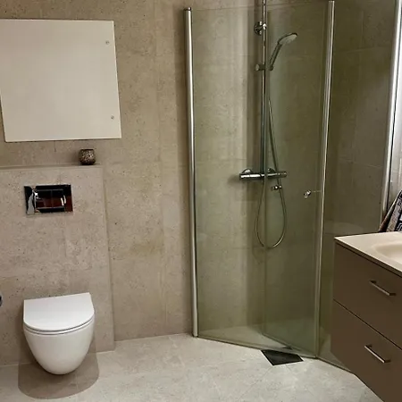Tromso 3-bed Sleeps 5 With Parking Appartement *